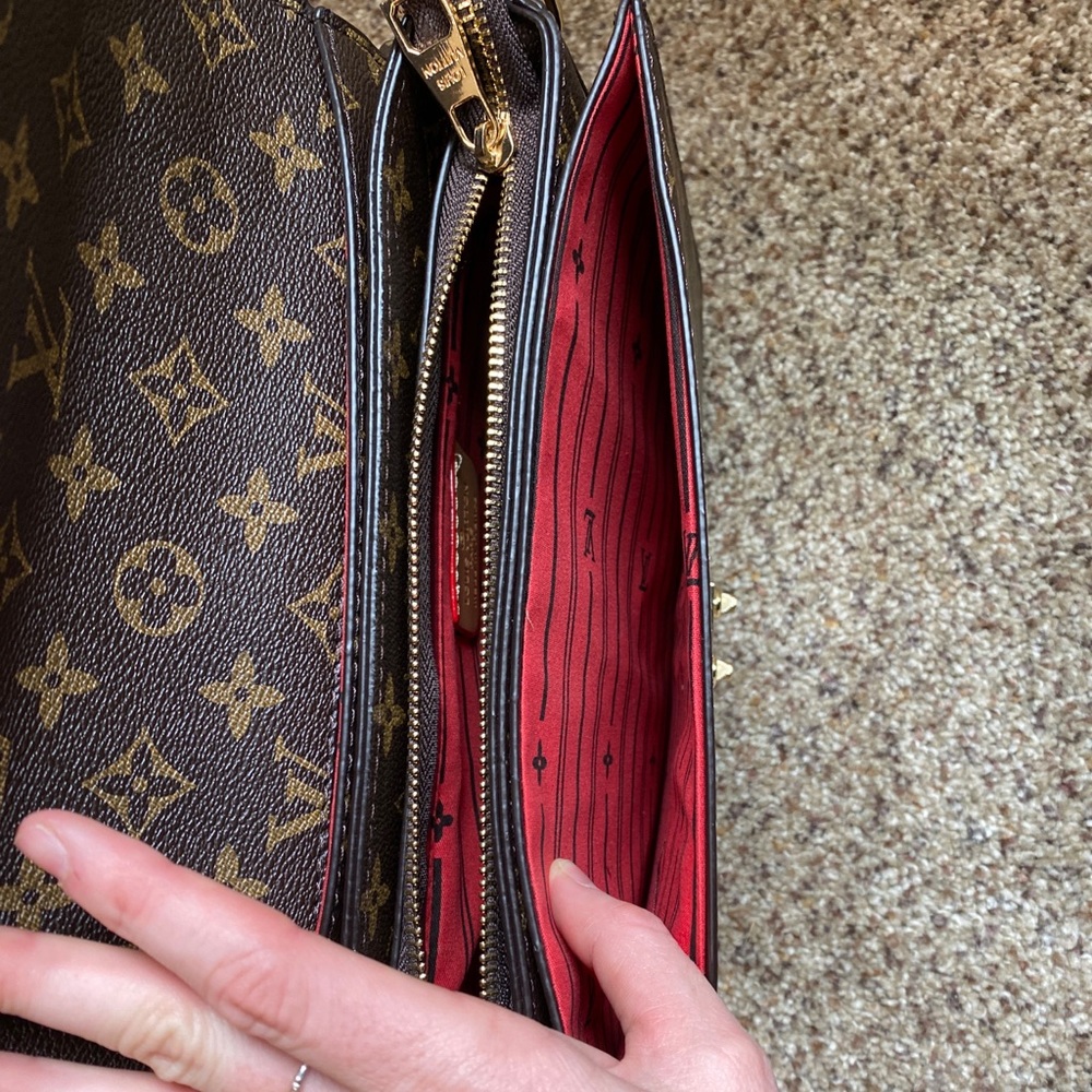 Purse - Picture 5 of 7